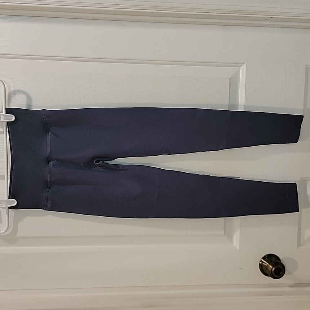 NWOT Athletic Scrunchback Leggings
